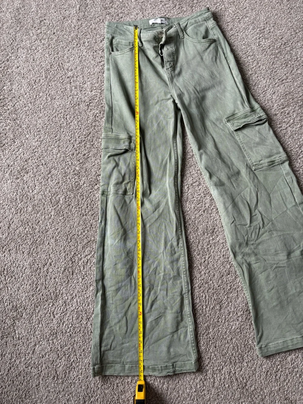 Women’s Risen Jeans Green Cargo Flared Pants - Picture 6 of 6